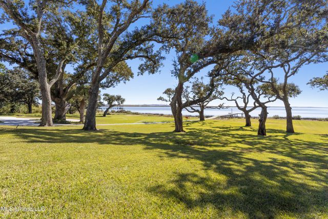 308 Italian Isle Road, Gautier, MS 39553