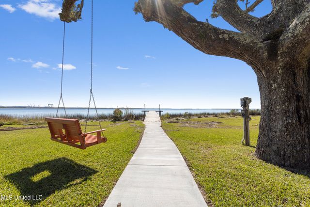 308 Italian Isle Road, Gautier, MS 39553
