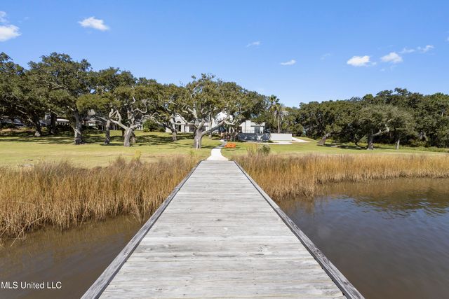 308 Italian Isle Road, Gautier, MS 39553