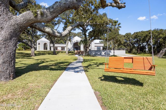 308 Italian Isle Road, Gautier, MS 39553