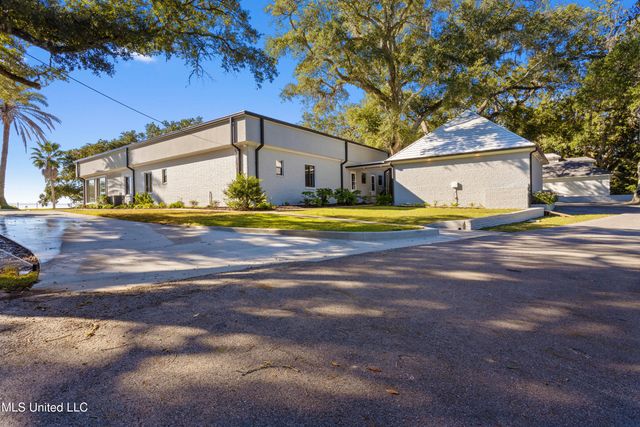 308 Italian Isle Road, Gautier, MS 39553