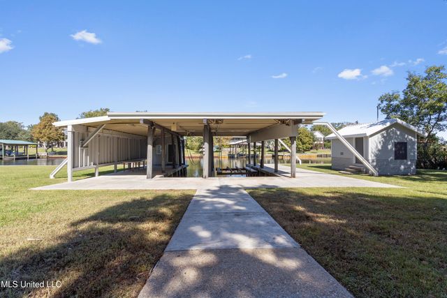 308 Italian Isle Road, Gautier, MS 39553