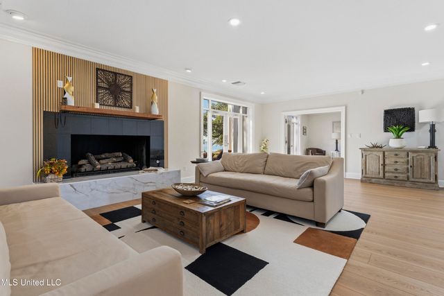 308 Italian Isle Road, Gautier, MS 39553