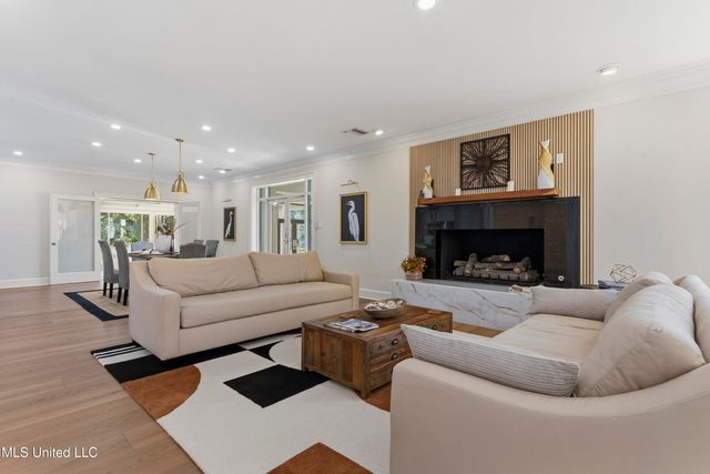 308 Italian Isle Road, Gautier, MS 39553