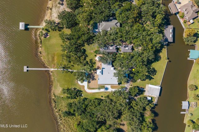 308 Italian Isle Road, Gautier, MS 39553
