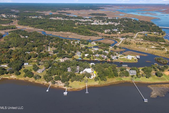 308 Italian Isle Road, Gautier, MS 39553