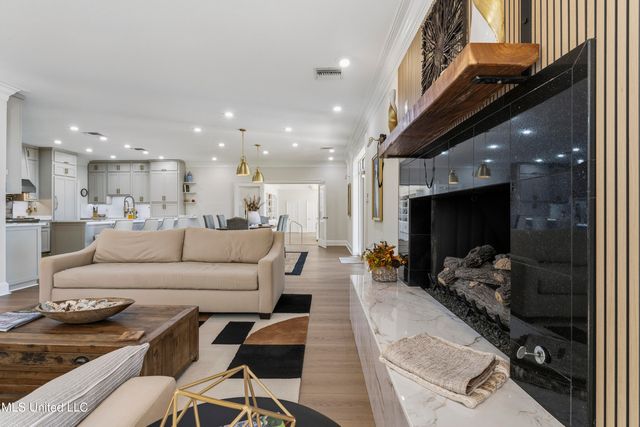 308 Italian Isle Road, Gautier, MS 39553