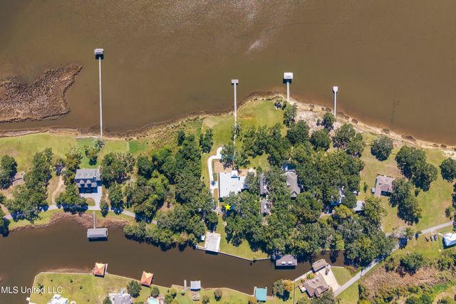 308 Italian Isle Road, Gautier, MS 39553