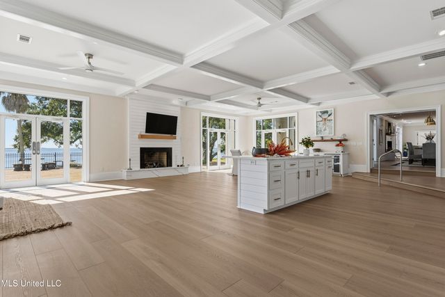 308 Italian Isle Road, Gautier, MS 39553