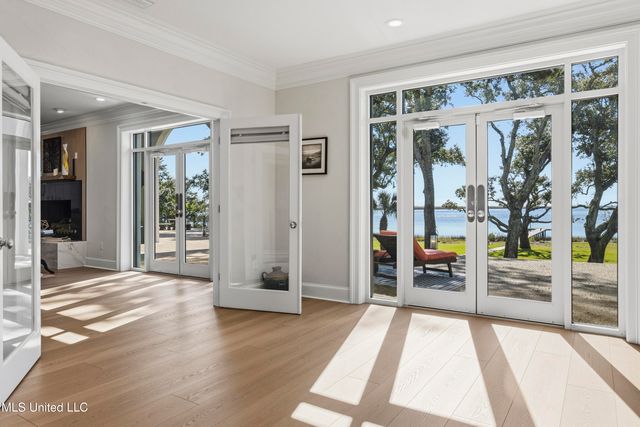 308 Italian Isle Road, Gautier, MS 39553