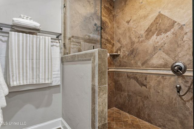 308 Italian Isle Road, Gautier, MS 39553