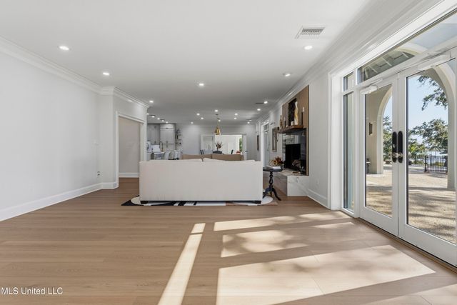 308 Italian Isle Road, Gautier, MS 39553