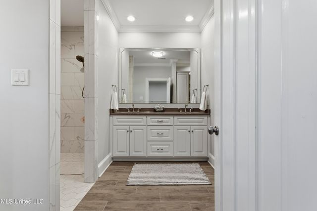 308 Italian Isle Road, Gautier, MS 39553