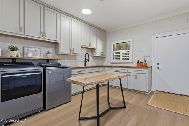 308 Italian Isle Road, Gautier, MS 39553