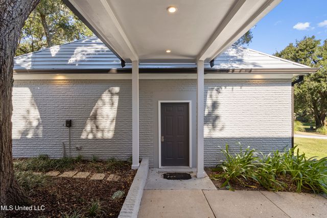 308 Italian Isle Road, Gautier, MS 39553