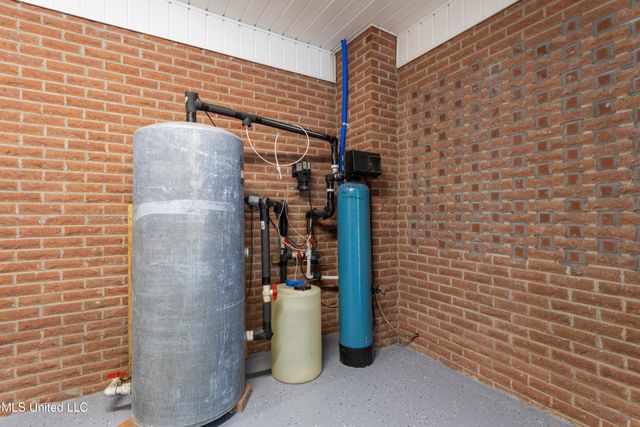 308 Italian Isle Road, Gautier, MS 39553