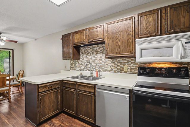 4490 Woodgate Point, Eagan, MN 55122