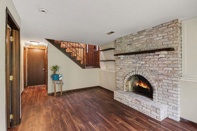 4490 Woodgate Point, Eagan, MN 55122