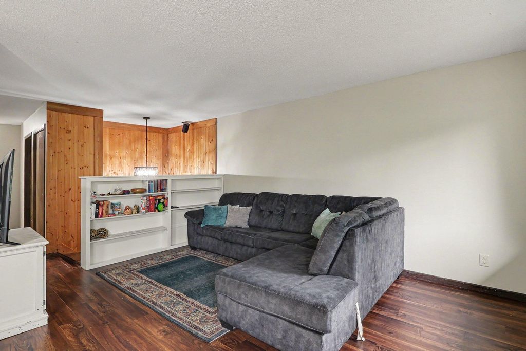 4490 Woodgate Point, Eagan, MN 55122 — photo 3