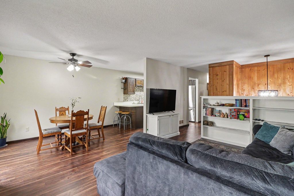 4490 Woodgate Point, Eagan, MN 55122 — photo 4