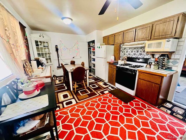 26373 Curie Avenue, Warren, MI 48091