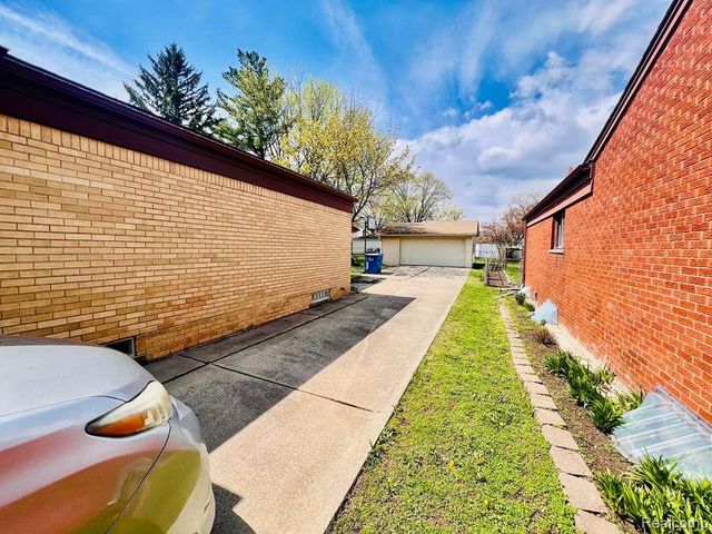 26373 Curie Avenue, Warren, MI 48091