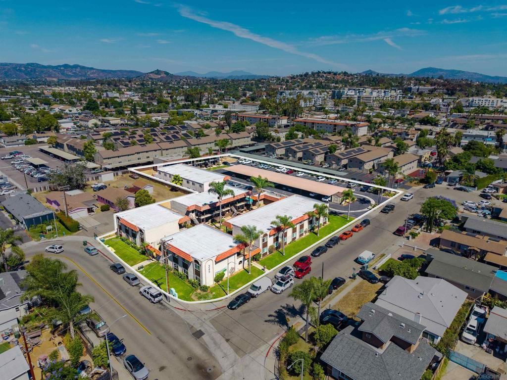 345 E Park Avenue, Escondido, CA 92025 — exterior