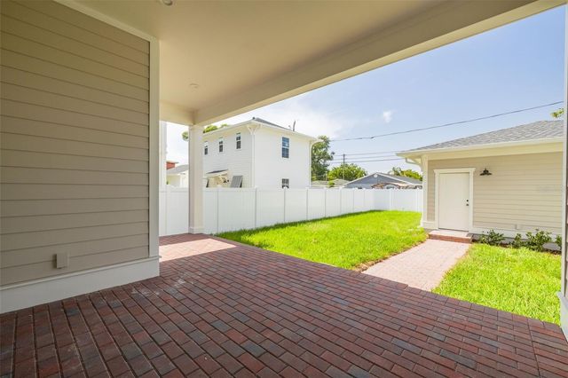 455 47TH AVENUE N, St Petersburg, FL 33703