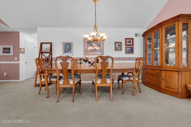 7 Skylark Lane, Lakewood, NJ 08701