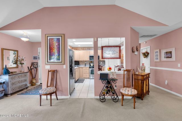 7 Skylark Lane, Lakewood, NJ 08701