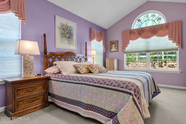 7 Skylark Lane, Lakewood, NJ 08701