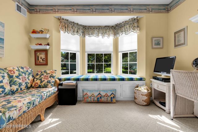7 Skylark Lane, Lakewood, NJ 08701