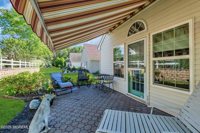 7 Skylark Lane, Lakewood, NJ 08701