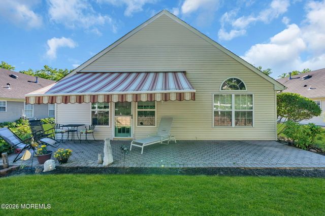 7 Skylark Lane, Lakewood, NJ 08701