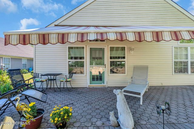 7 Skylark Lane, Lakewood, NJ 08701