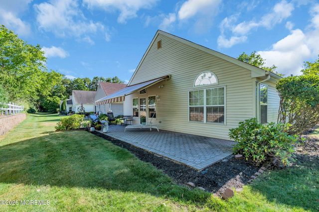 7 Skylark Lane, Lakewood, NJ 08701