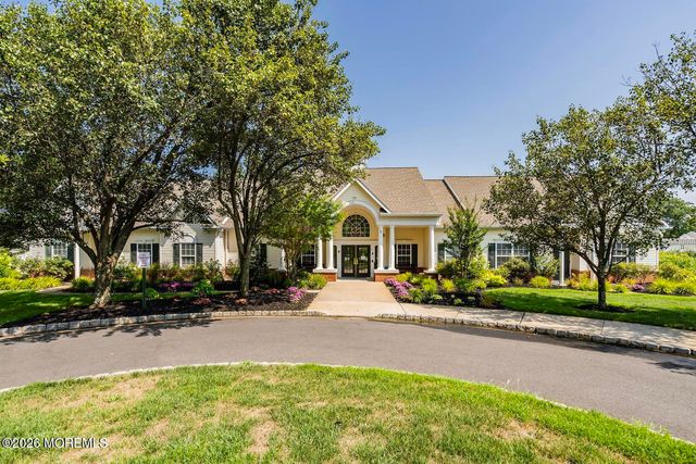 7 Skylark Lane, Lakewood, NJ 08701