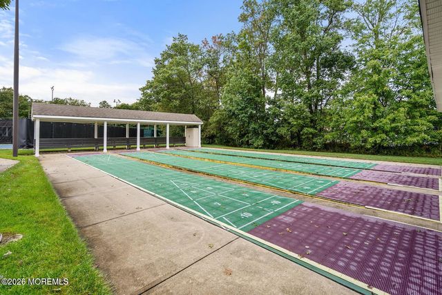 7 Skylark Lane, Lakewood, NJ 08701