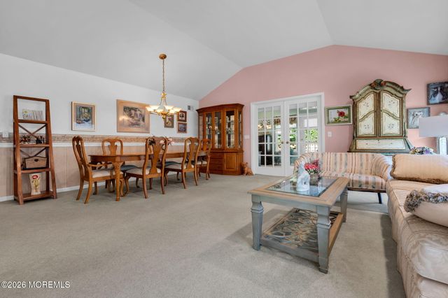 7 Skylark Lane, Lakewood, NJ 08701