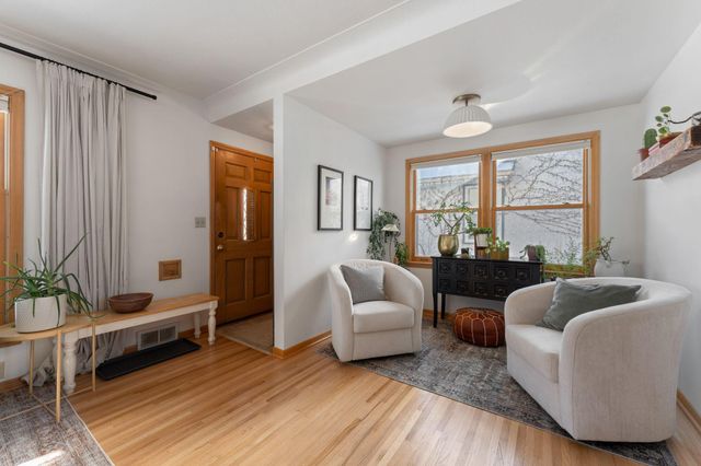 6112 10th Avenue S, Minneapolis, MN 55417