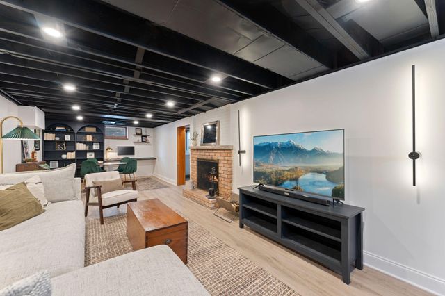 6112 10th Avenue S, Minneapolis, MN 55417