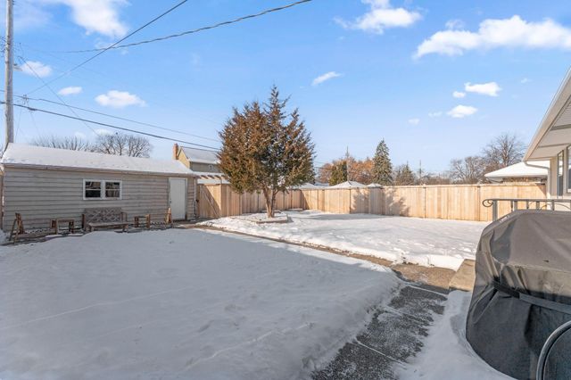 6112 10th Avenue S, Minneapolis, MN 55417