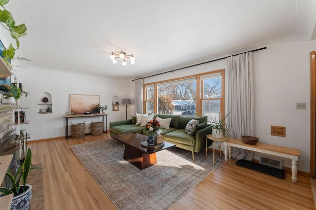 6112 10th Avenue S, Minneapolis, MN 55417