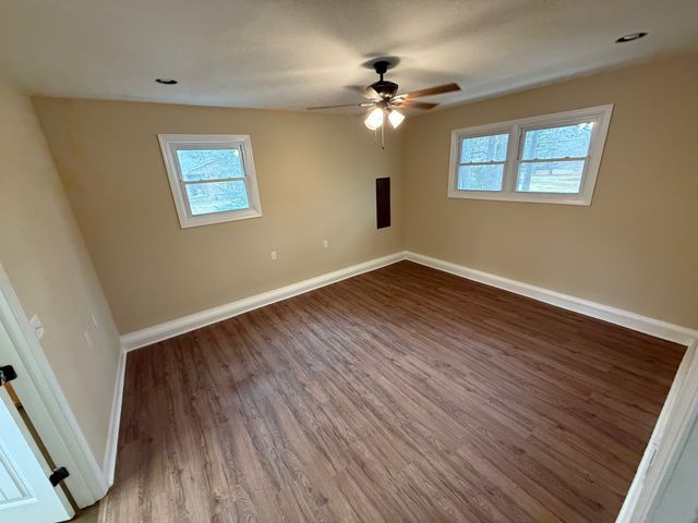 204 Orchard Ln, Winchester, TN 37398