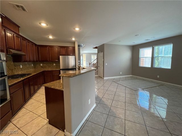 9072 Sendero Avenue, Las Vegas, NV 89178