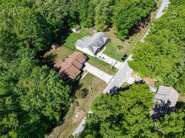 9044 Weketa Dr, Crossville, TN 38572