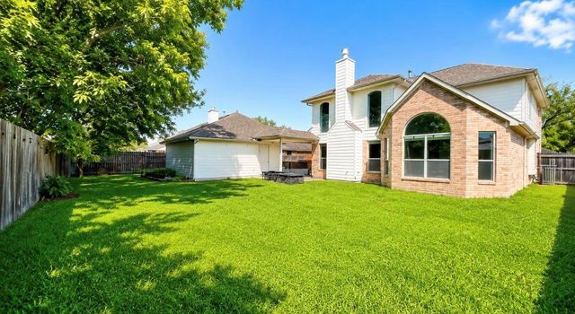 2114 Fortuna Bella Drive, Pearland, TX 77581