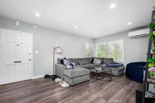 5139 E Carson Street, Long Beach, CA 90808