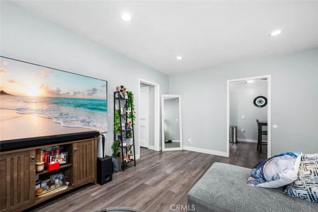 5139 E Carson Street, Long Beach, CA 90808