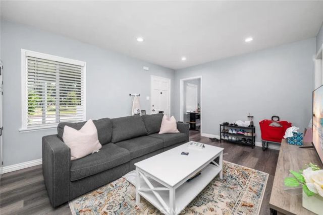 5139 E Carson Street, Long Beach, CA 90808